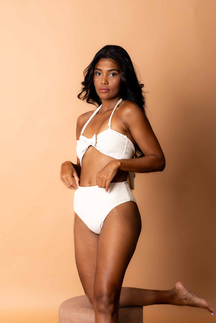 Biquini laço Hot Pant Branco 3D efeito trico Mania D'água